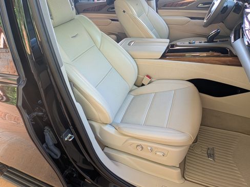 Used 2024 Cadillac Escalade Sport Platinum w/ LPO, ONYX Package AWD/4WD image 22