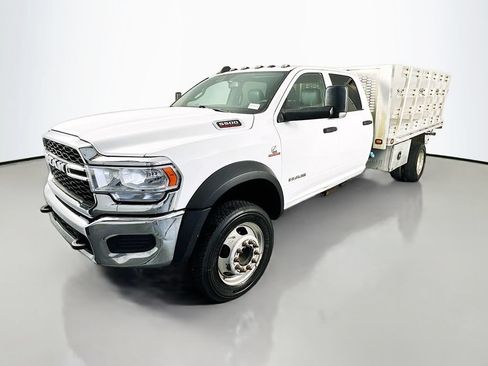 Used 2021 RAM 5500 Tradesman w/ Chrome Appearance Group AWD/4WD image 3