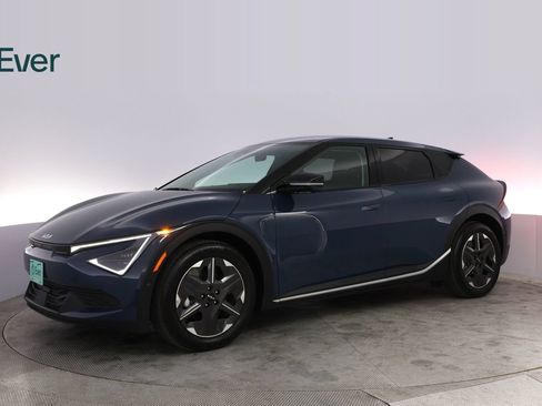 Used 2025 Kia EV6 Light w/ Light LR Technology Package RWD image 18