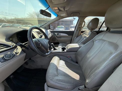 Used 2012 Lincoln MKX FWD image 4