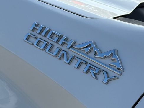 Used 2024 Chevrolet Silverado 1500 High Country w/ High Country Premium Package AWD/4WD image 6