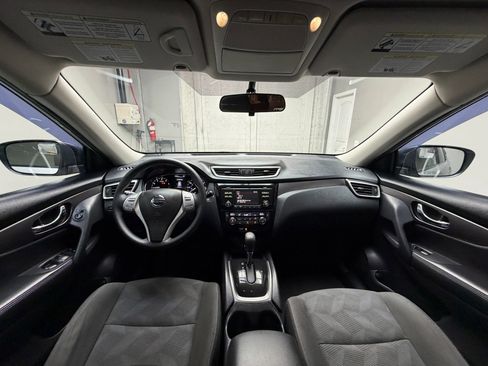 Used 2016 Nissan Rogue SV image 7