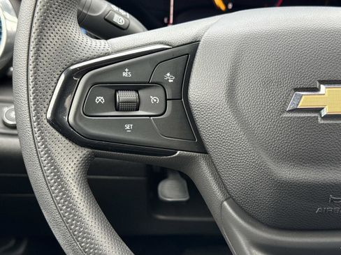 Used 2025 Chevrolet Trax LT image 8