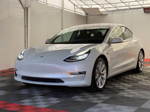 Used 2018 Tesla Model 3 Performance image 4
