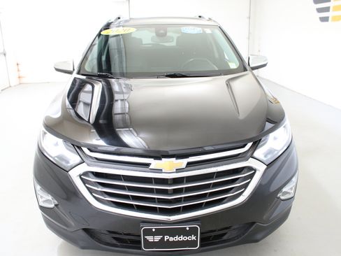 Used 2020 Chevrolet Equinox Premier image 2
