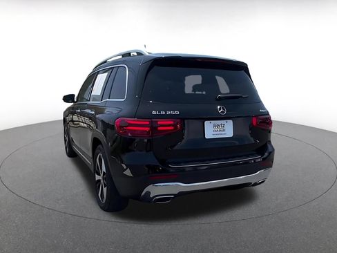 Used 2025 Mercedes-Benz GLB 250 4MATIC image 11