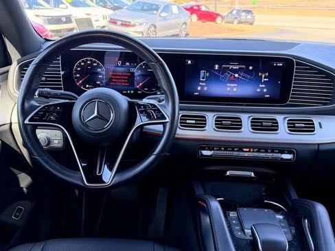 Used 2024 Mercedes-Benz GLS 450 4MATIC image 11