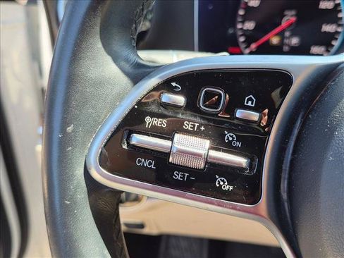 Used 2019 Mercedes-Benz E 300 4MATIC image 11