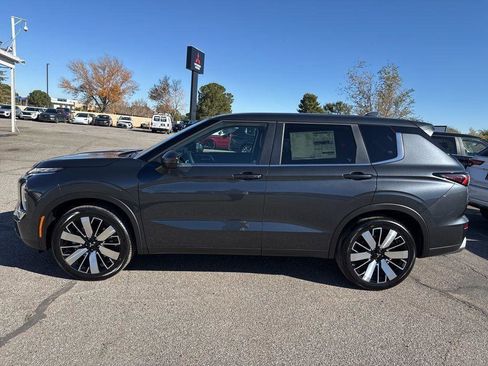New 2026 Mitsubishi Outlander SE FWD image 4
