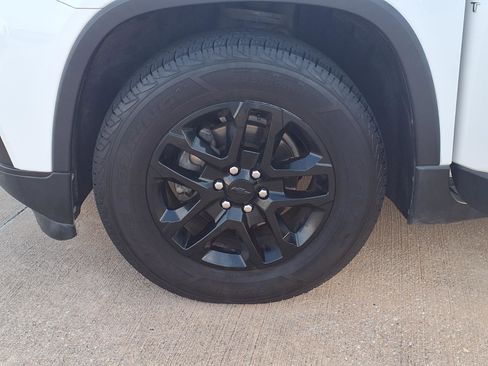 Used 2019 Chevrolet Traverse LS FWD image 30