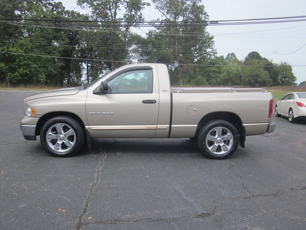 Used 2003 Dodge Ram 1500 Truck 2WD Regular Cab image 1