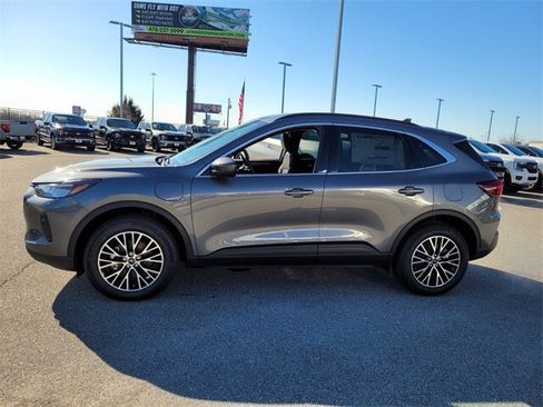 New 2025 Ford Escape SE image 4