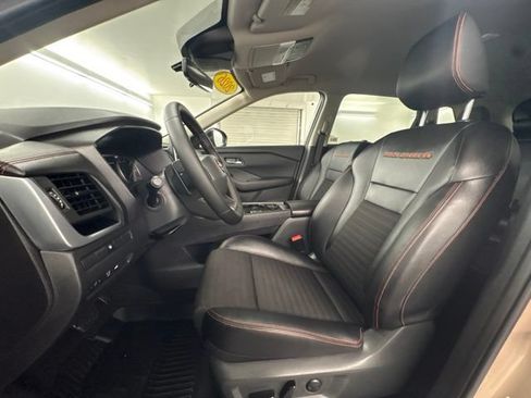 Used 2026 Nissan Rogue SV AWD/4WD image 17