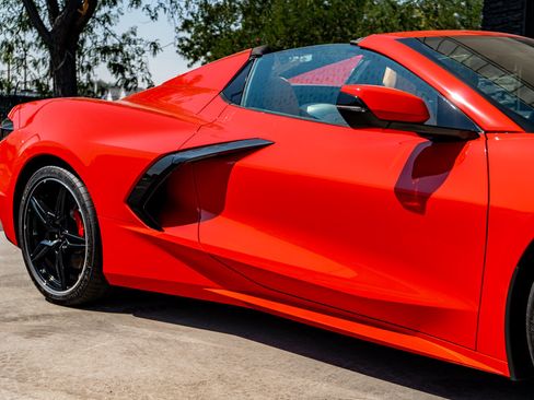 Used 2021 Chevrolet Corvette Stingray Preferred Conv w/ 2LT RWD image 14