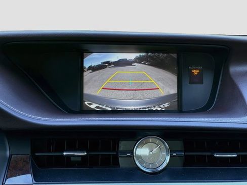 Used 2017 Lexus ES 350 w/ Ultra Luxury Package FWD image 32