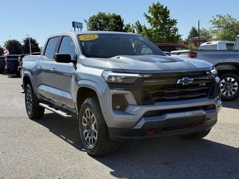 Used 2023 Chevrolet Colorado Z71 w/ Z71 Convenience Package 2 AWD/4WD image 4