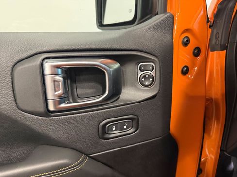 Used 2025 Jeep Wrangler Unlimited Rubicon 392 AWD/4WD image 12