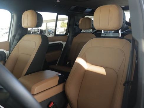 Used 2025 Land Rover Defender 110 V8 image 8