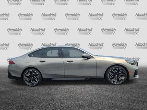 Used 2024 BMW i5 eDrive40i w/ Executive Package RWD image 11