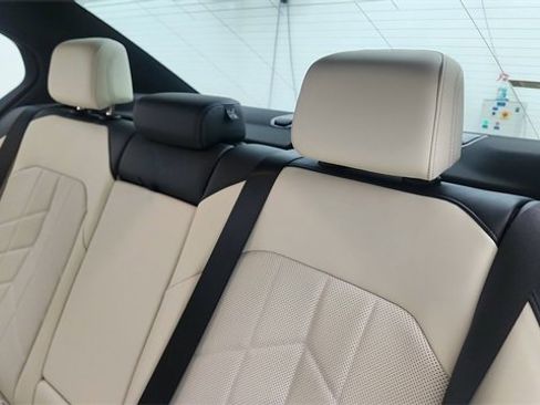 Used 2025 BMW i5 xDrive40 image 31