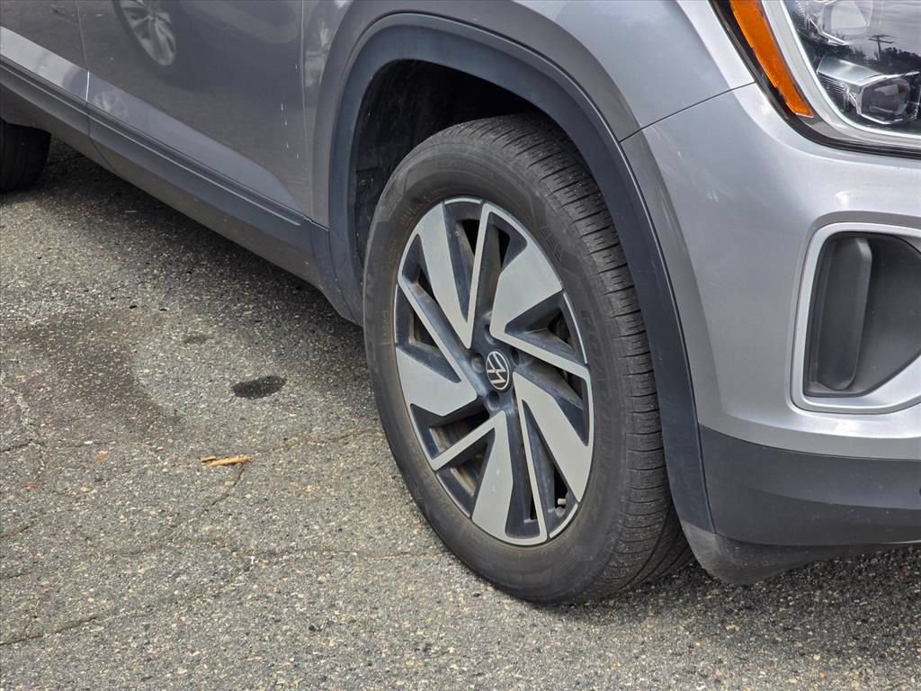 Used 2025 Volkswagen Atlas SE AWD/4WD image 17