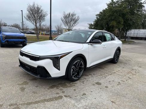 New 2026 Kia K4 GT-Line image 3