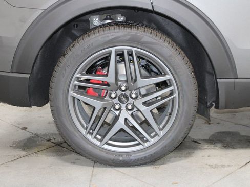 New 2026 Ford Explorer ST-Line w/ ST-Line Street Pack image 13