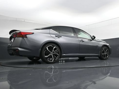 Used 2023 Nissan Altima 2.5 SR FWD image 29