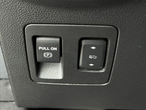 Used 2021 Ford Expedition Max Limited image 25