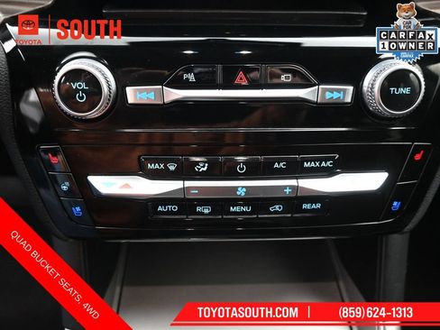 Used 2023 Ford Explorer Limited AWD/4WD image 20