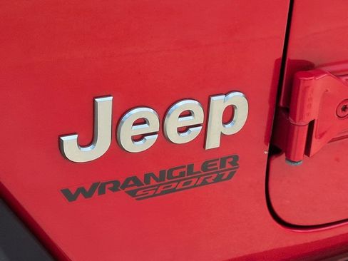 Used 2020 Jeep Wrangler Sport AWD/4WD image 5