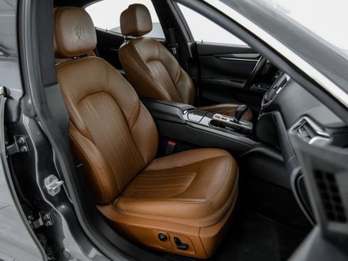 Used 2016 Maserati Ghibli RWD image 36