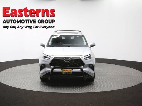 Used 2021 Toyota Highlander Limited AWD/4WD image 57