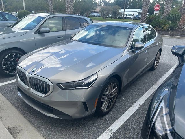 Used 2024 BMW 530i w/ Convenience Package RWD image 4