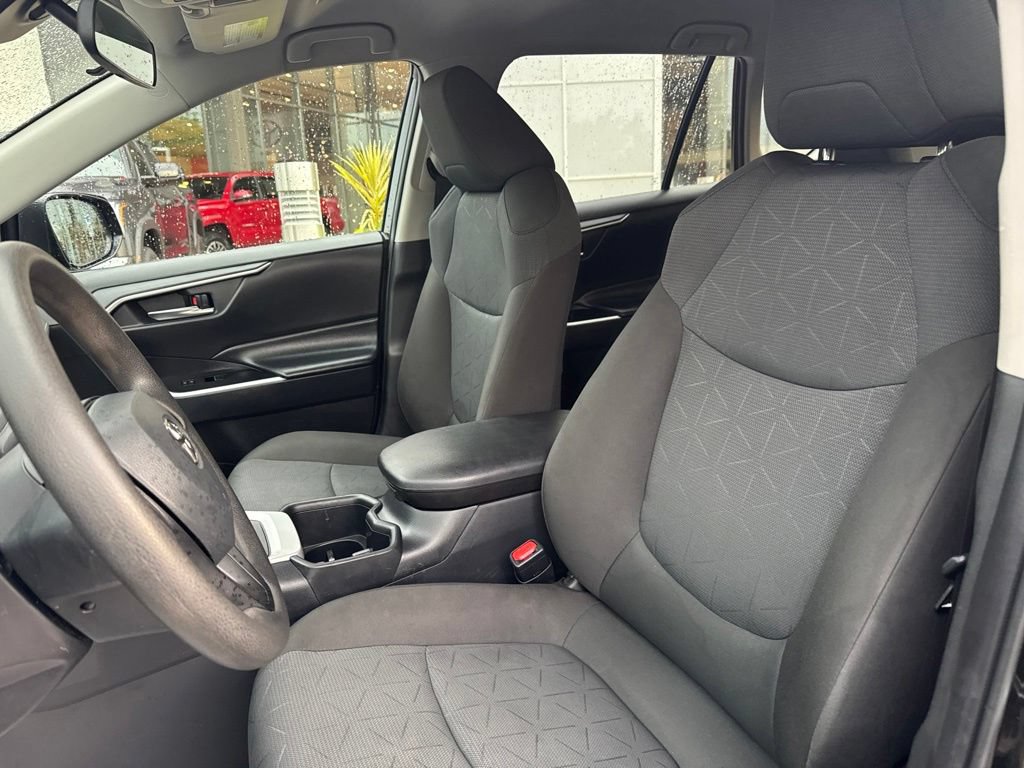 Certified 2025 Toyota RAV4 XLE AWD/4WD image 12