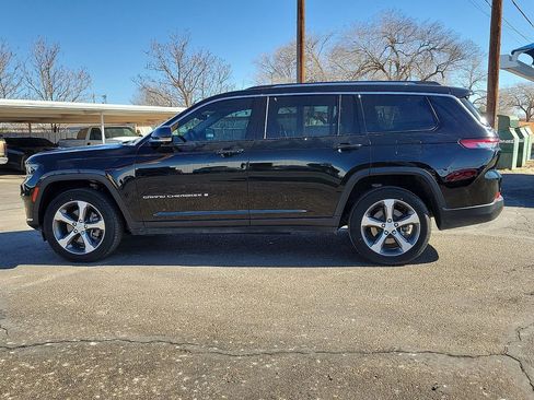 Used 2023 Jeep Grand Cherokee L Limited w/ Luxury Tech Group II image 2