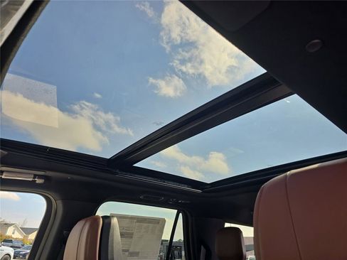 New 2026 Lincoln Navigator Reserve image 24