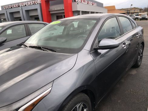 Used 2024 Kia Forte LXS image 3