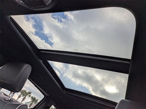 New 2026 Chrysler Pacifica Limited w/ Trailer Tow Group image 22