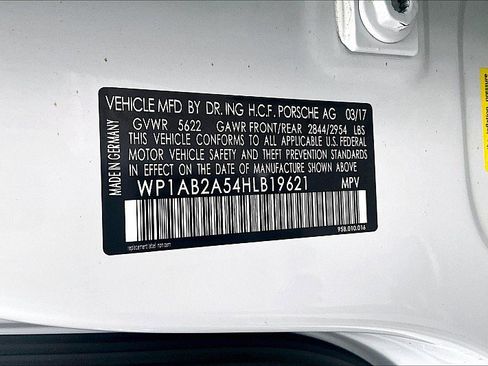 Used 2017 Porsche Macan S image 32