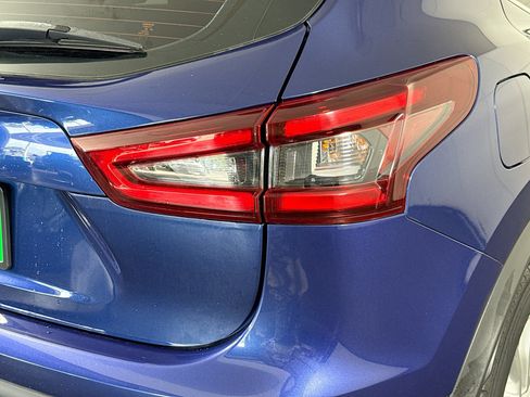 Used 2021 Nissan Rogue Sport S image 33