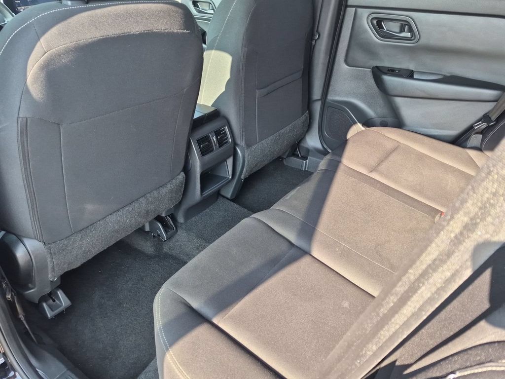 Used 2024 Nissan Rogue S AWD/4WD image 27