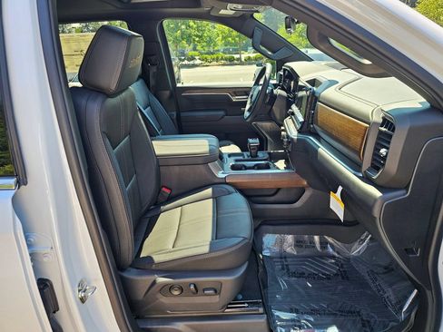 New 2026 Chevrolet Silverado 1500 High Country w/ Technology Package AWD/4WD image 11