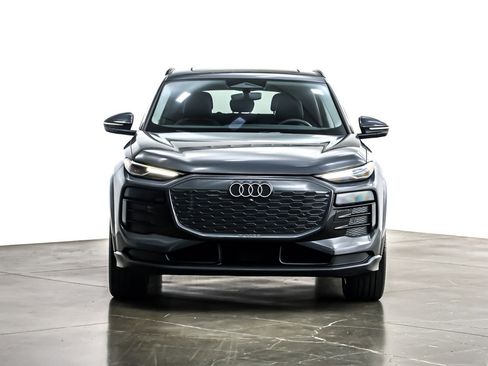 Used 2025 Audi Q6 e-tron Premium w/ Convenience Package image 3