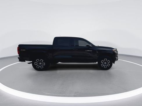 Used 2026 Chevrolet Colorado Z71 w/ Technology Package AWD/4WD image 13