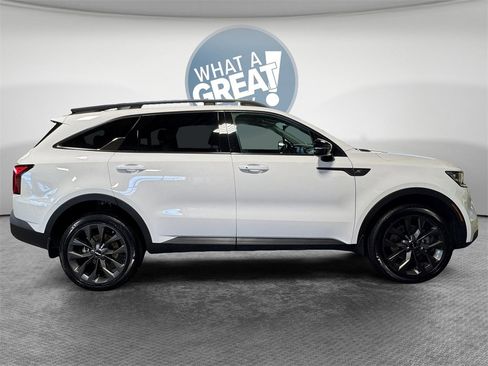 Certified 2023 Kia Sorento X-Line EX image 2