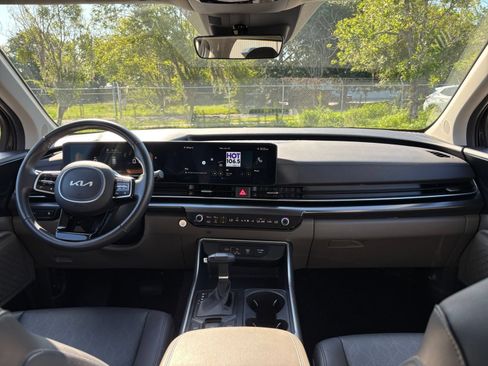Used 2026 Kia Carnival FWD image 36
