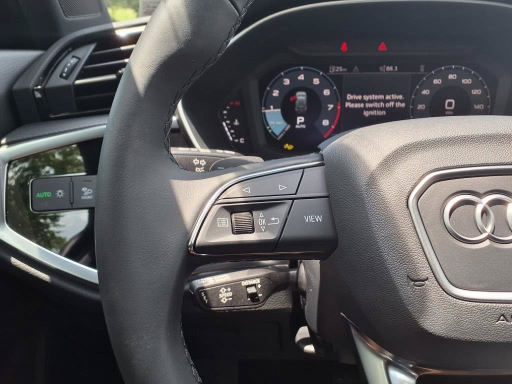 Used 2025 Audi Q3 2.0T Premium AWD/4WD image 17