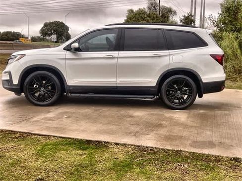 Certified 2022 Honda Pilot Black Edition image 4
