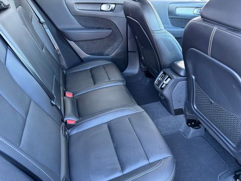 Used 2024 Volvo XC40 B5 Plus image 16